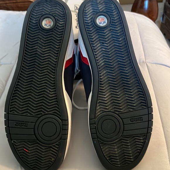 Reebok size 14, red white and navy shoes - Picture 4 of 4